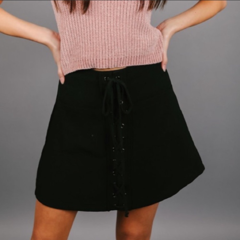 NWT Vici Dress Code Pocketed Mini Skirt - Picture 3 of 5
